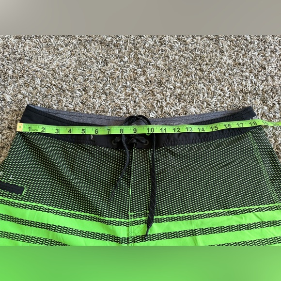 Men’s Green Rip Curl Boardshorts - Picture 6 of 8